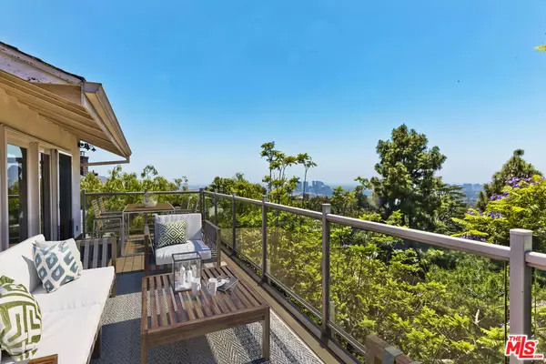 Beverly Hills, CA 90210,9354 Claircrest DR