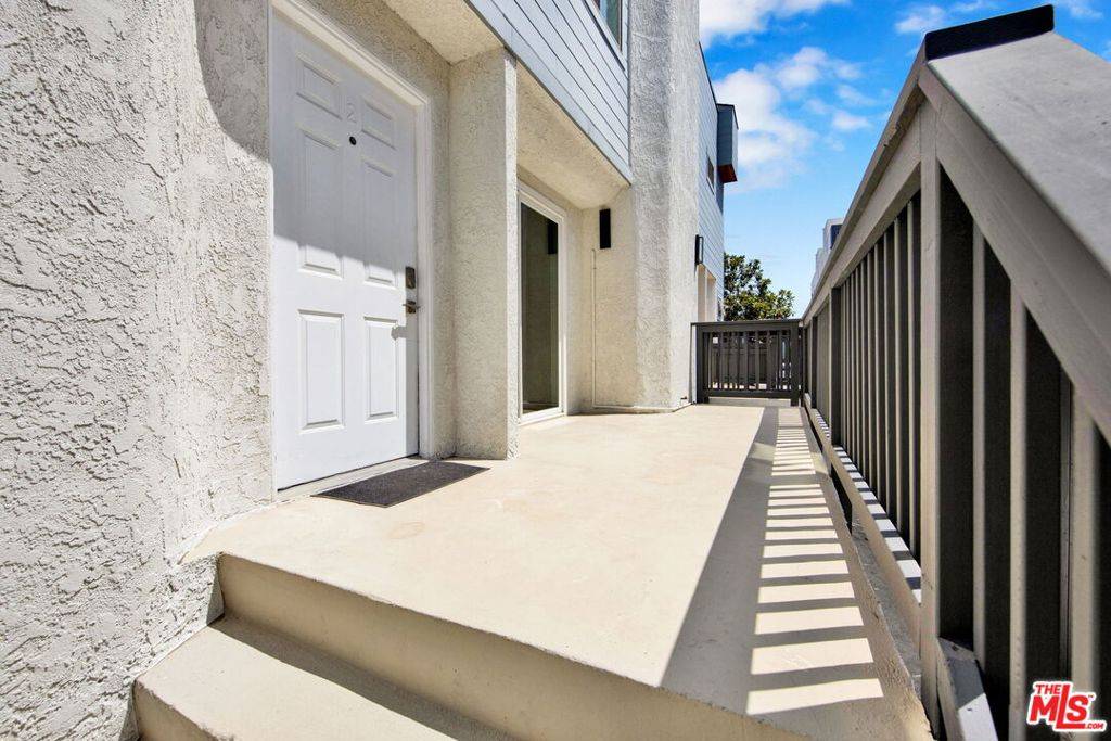Los Angeles, CA 90034,3627 Keystone AVE #2