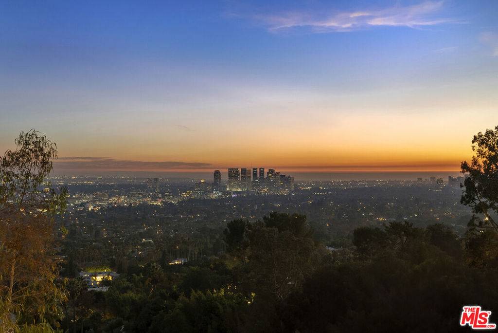 Los Angeles, CA 90046,1830 N Sierra Bonita AVE