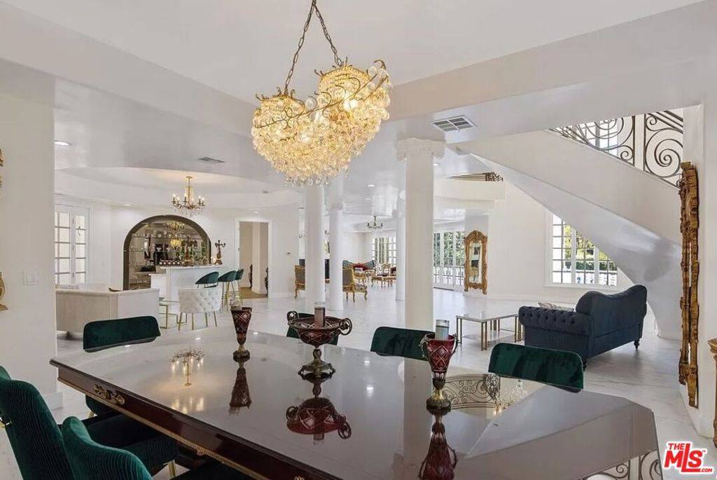 Encino, CA 91316,4434 Grimes PL