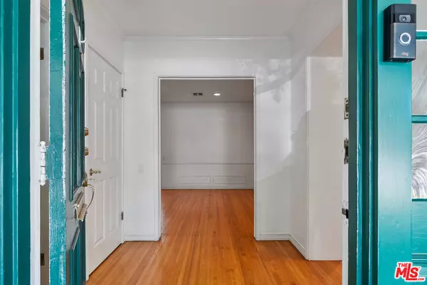 Sherman Oaks, CA 91423,4659 Morse AVE