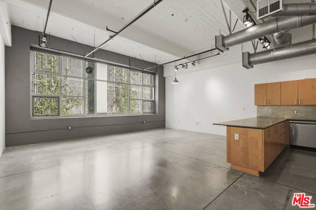 1130 S Flower ST #208, Los Angeles, CA 90015