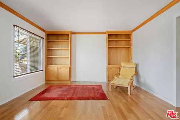 Ventura, CA 93001,2942 Apache AVE