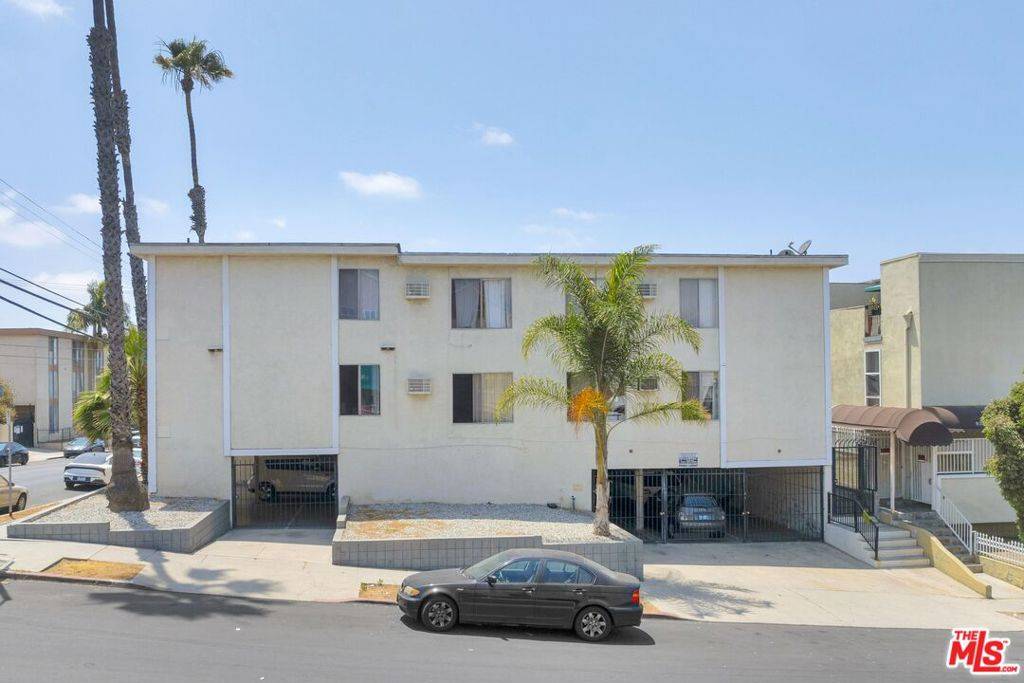 Los Angeles, CA 90019,3555 San Marino ST