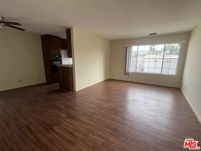 18600 Burbank BLVD #206, Tarzana, CA 91356