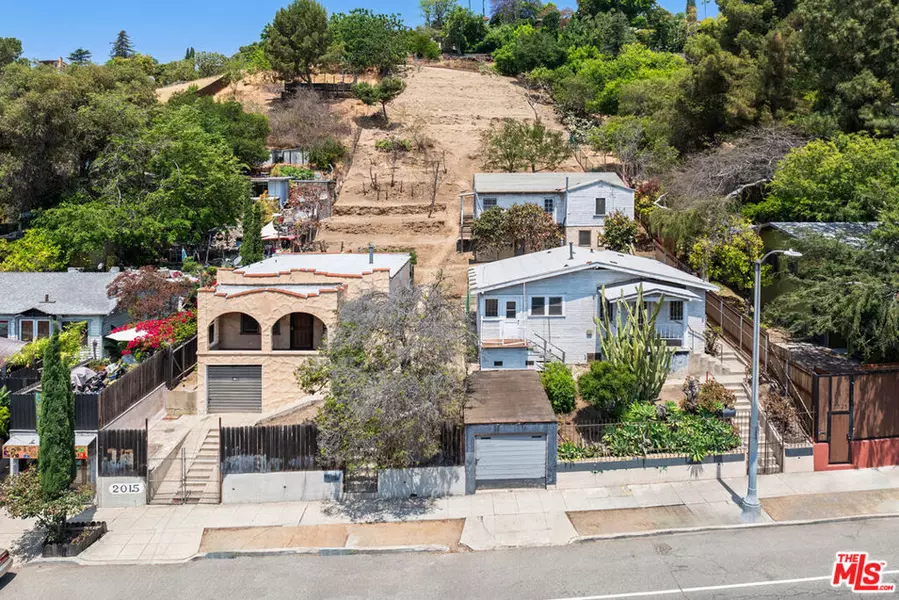 2017 Hyperion AVE, Los Angeles, CA 90027