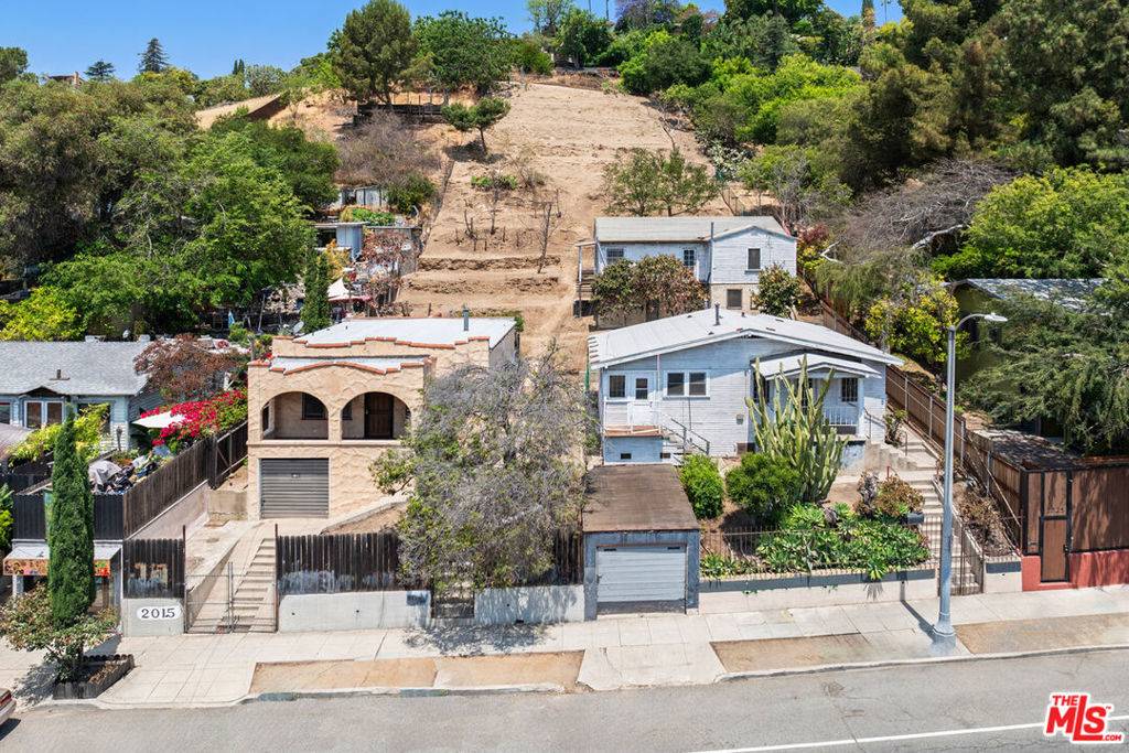 2017 Hyperion AVE, Los Angeles, CA 90027