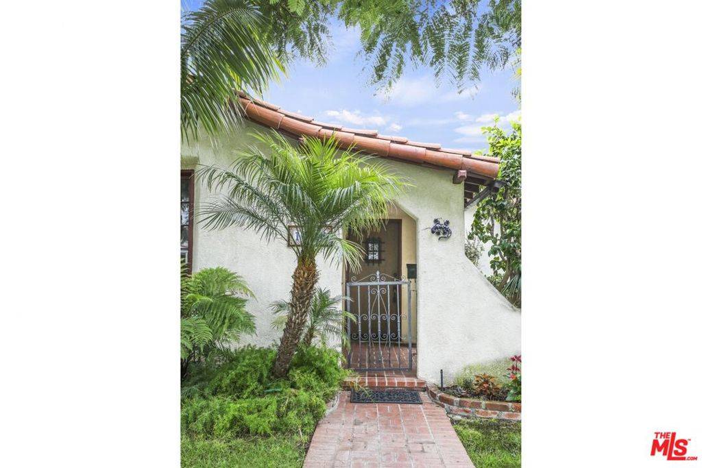 Los Angeles, CA 90064,10516 Ayres AVE