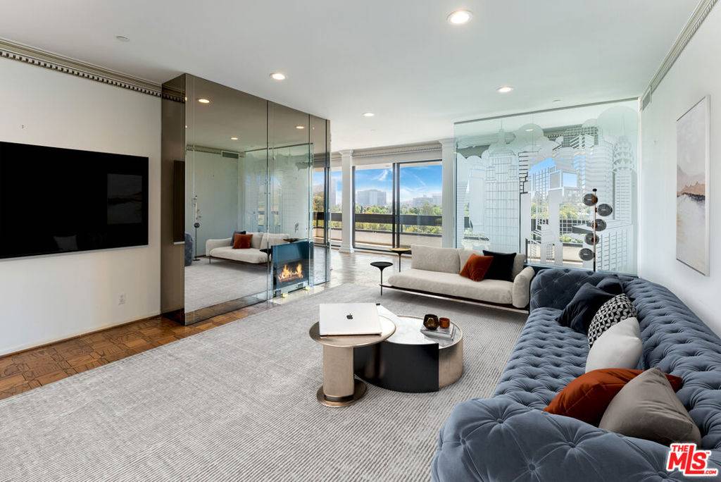 10551 Wilshire BLVD #1002, Los Angeles, CA 90024