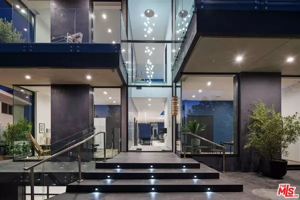 Los Angeles, CA 90077,2304 1/2 Donella CIR