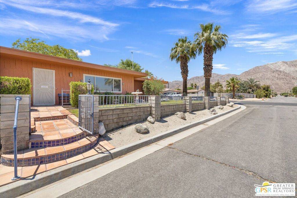 La Quinta, CA 92253,53020 Avenida Mendoza