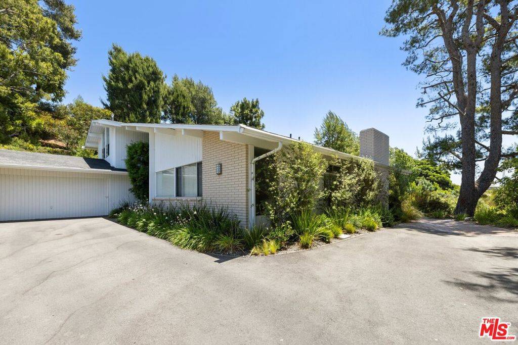 2318 Cheryl PL, Los Angeles, CA 90049