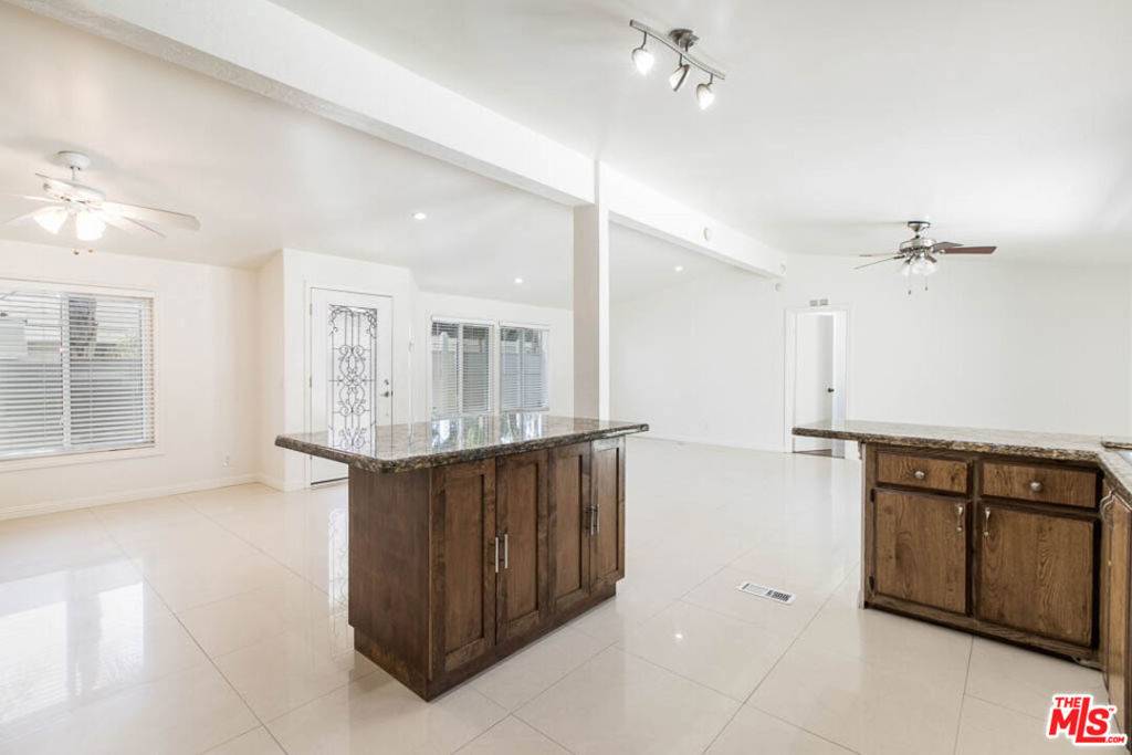 Castaic, CA 91384,27584 Onyx LN