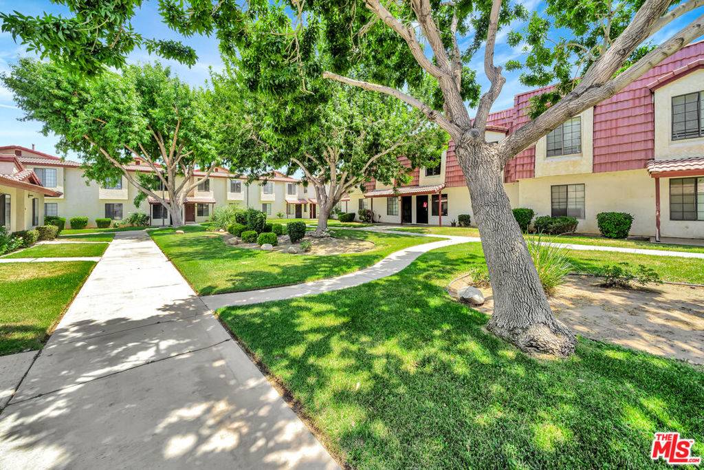 Palmdale, CA 93550,2260 E Avenue Q4 #48
