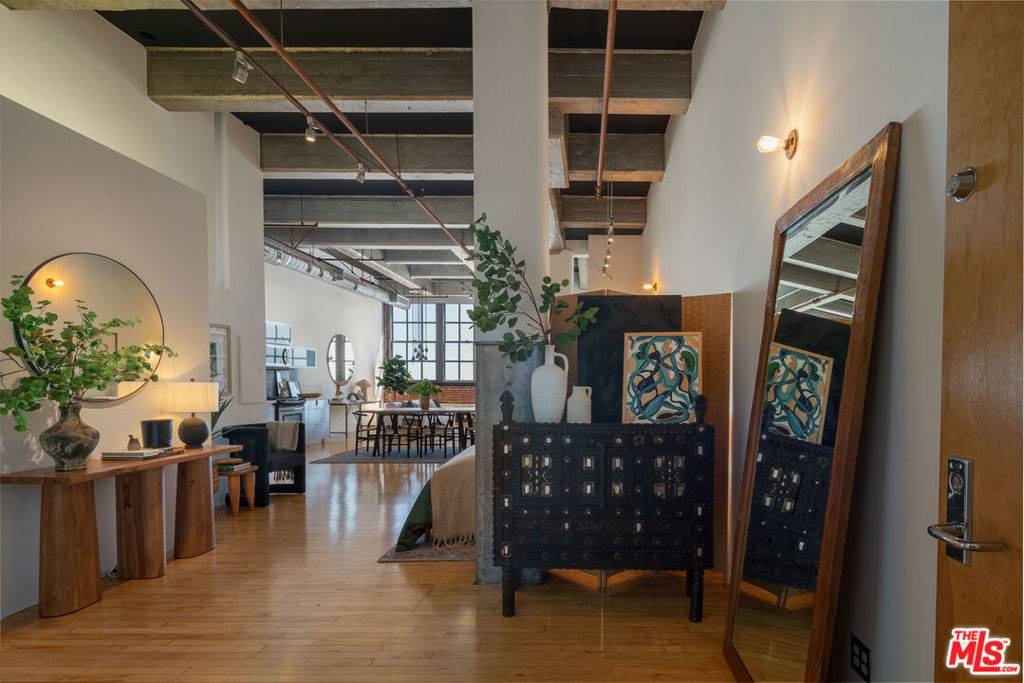 Los Angeles, CA 90021,1850 Industrial ST #510
