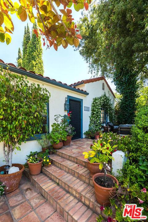 Studio City, CA 91604,12109 Hillslope ST