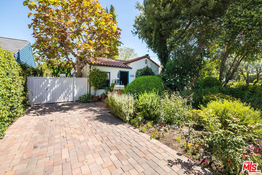 Studio City, CA 91604,12109 Hillslope ST