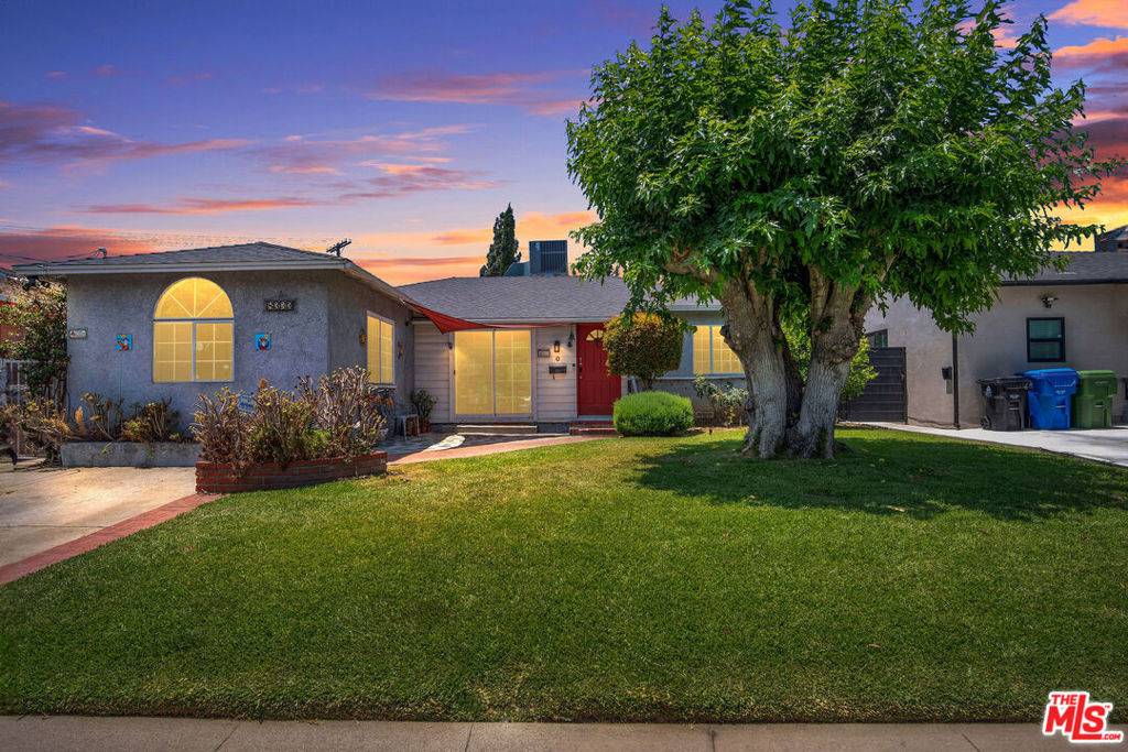 Sun Valley, CA 91352,8333 Glencrest DR