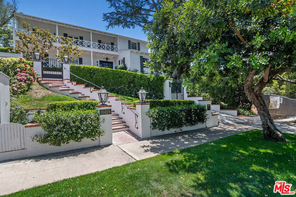 Los Angeles, CA 90024,10428 Wyton DR