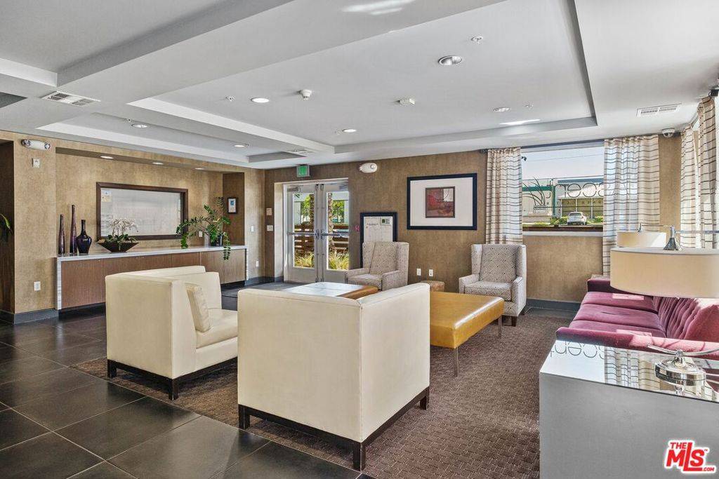 Woodland Hills, CA 91367,21301 ERWIN ST #227