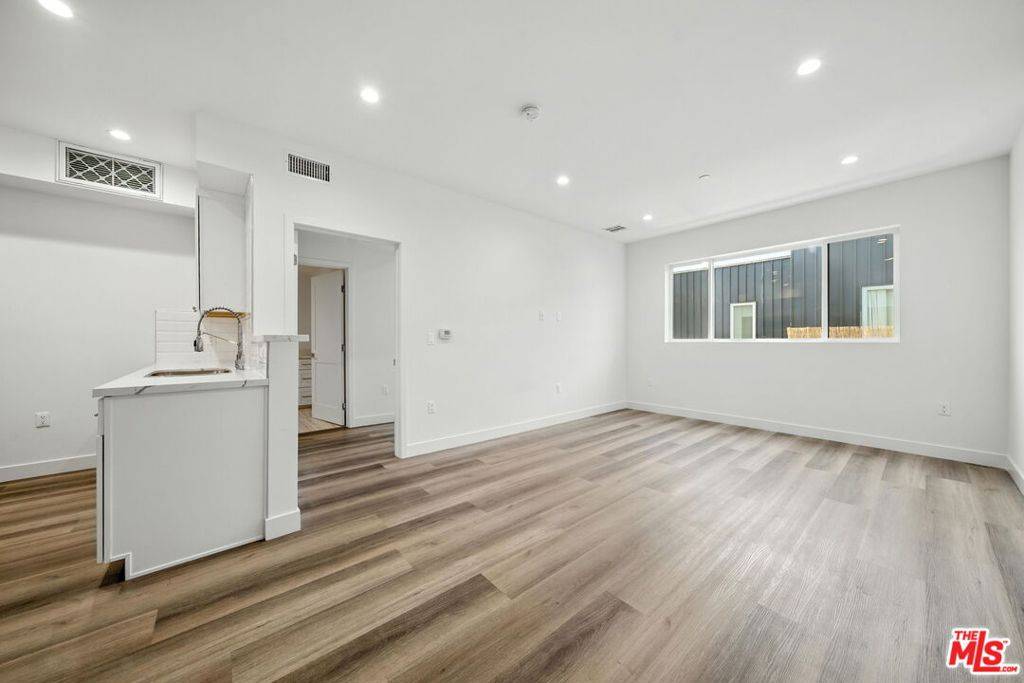 627 N Dillon ST #403, Los Angeles, CA 90026