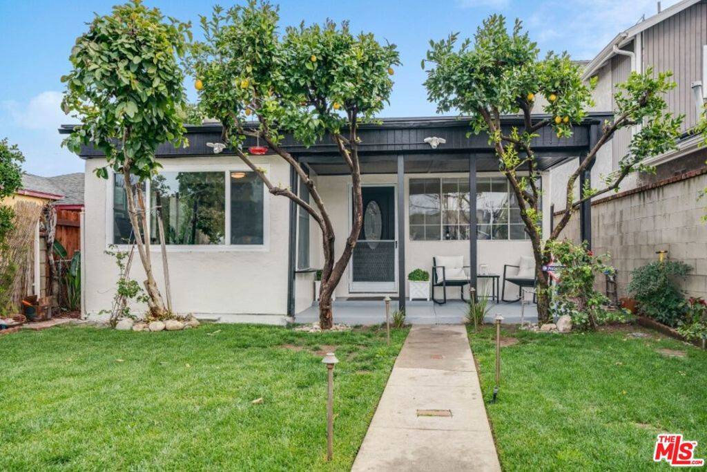 5514 Woodman AVE, Sherman Oaks, CA 91401