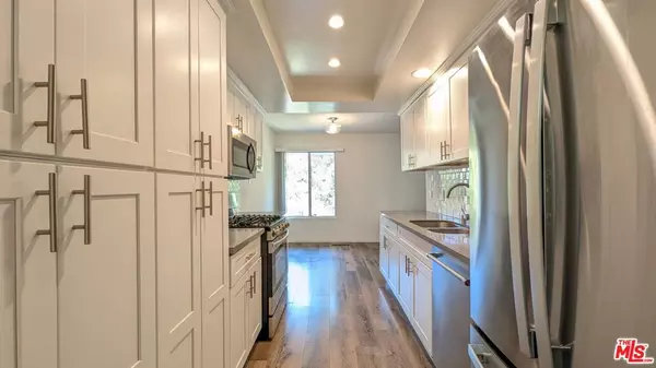 Pacific Palisades, CA 90272,1696 Palisades DR