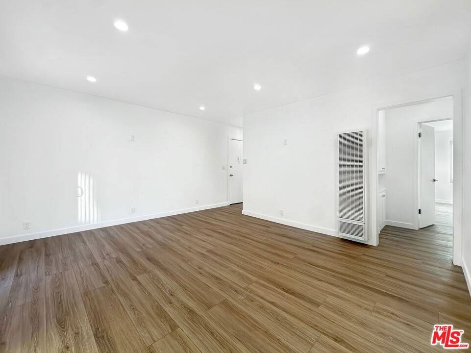 Inglewood, CA 90302,915 Enterprise AVE #5