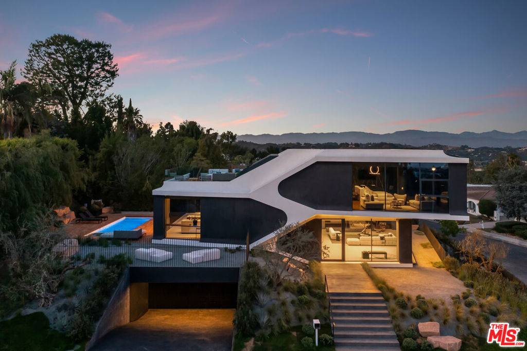1254 Roberto LN, Los Angeles, CA 90077