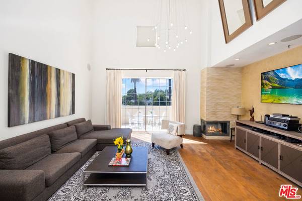 West Hollywood, CA 90069,930 N Doheny DR #412