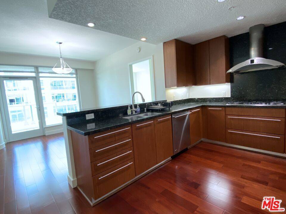 Irvine, CA 92612,3141 Michelson DR #1506