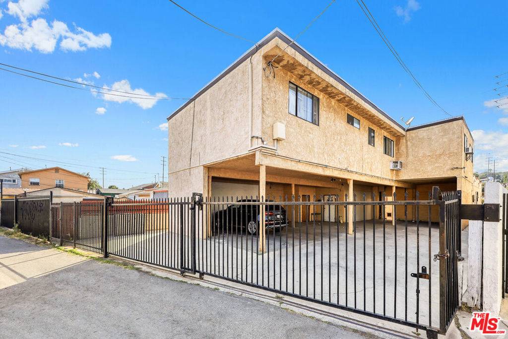 Los Angeles, CA 90065,3636 Eagle Rock BLVD