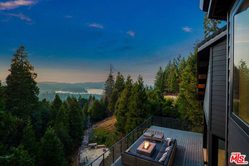 654 S Cumberland DR, Lake Arrowhead, CA 92352