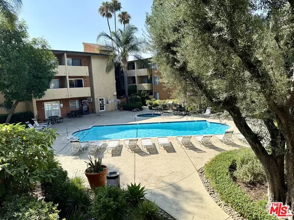 15425 Sherman WAY #205, Van Nuys, CA 91406