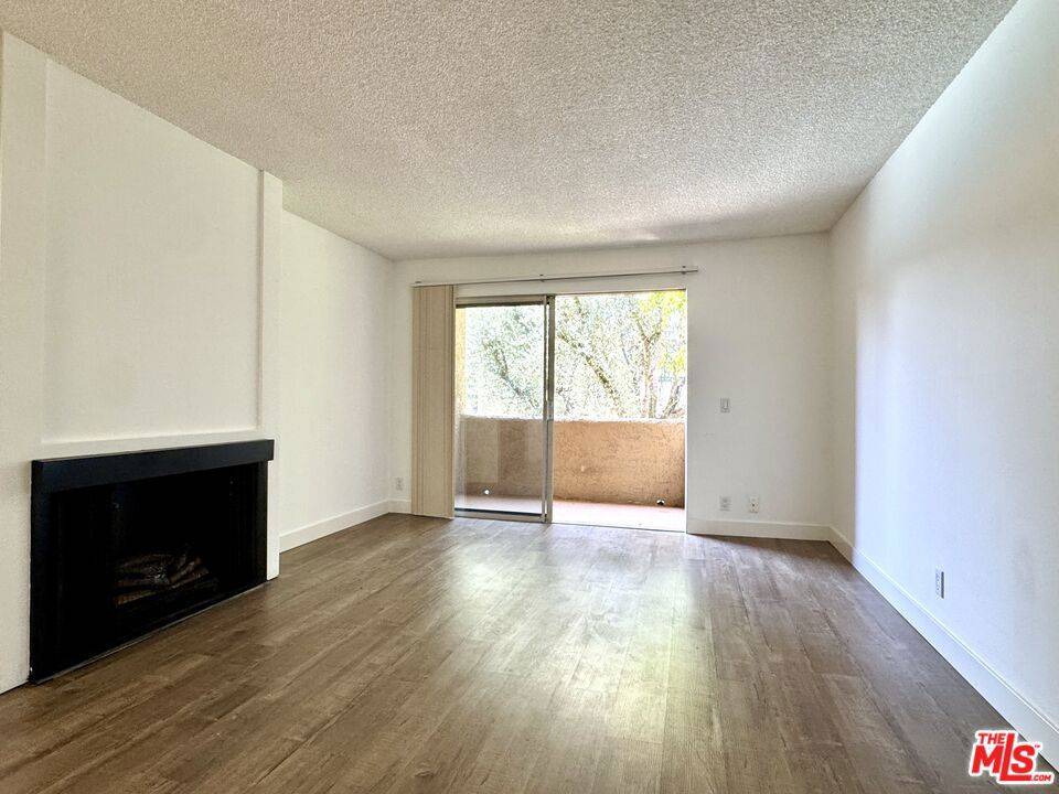 Van Nuys, CA 91406,15425 Sherman WAY #205