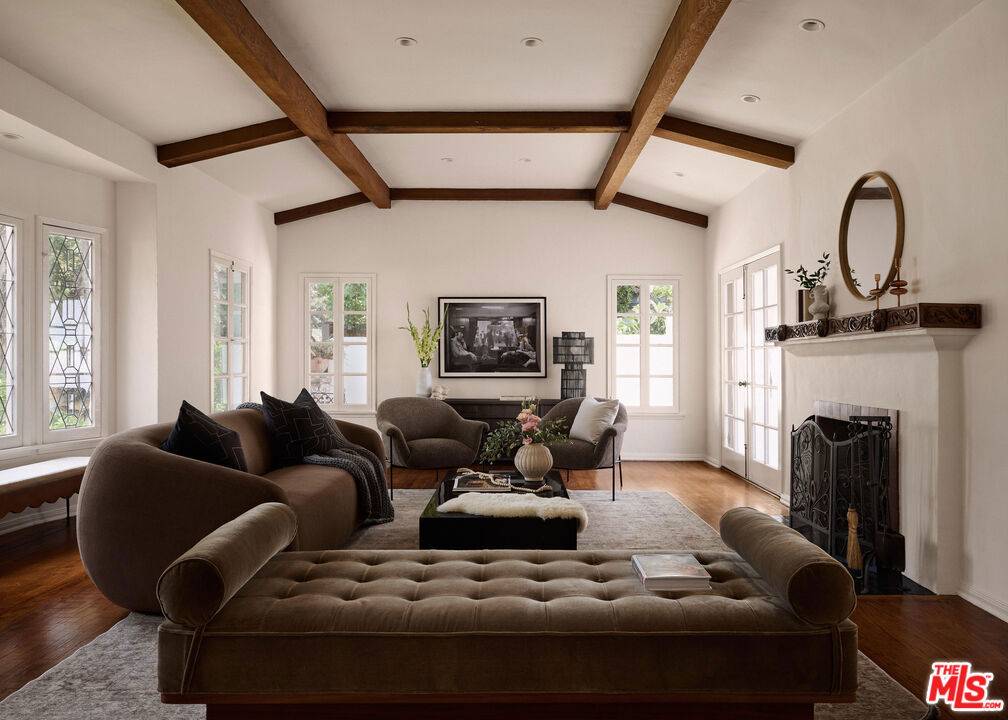 6401 San Vicente BLVD, Los Angeles, CA 90048