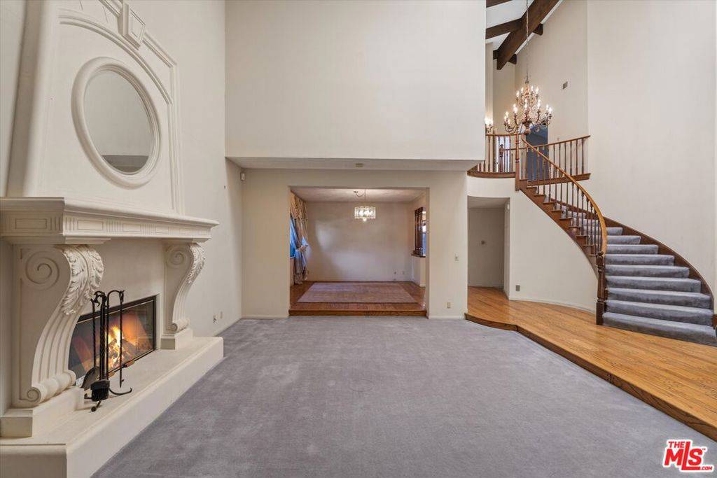 Encino, CA 91436,4560 Densmore AVE