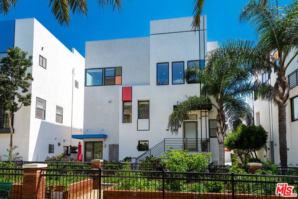 12936 Discovery, Los Angeles, CA 90094