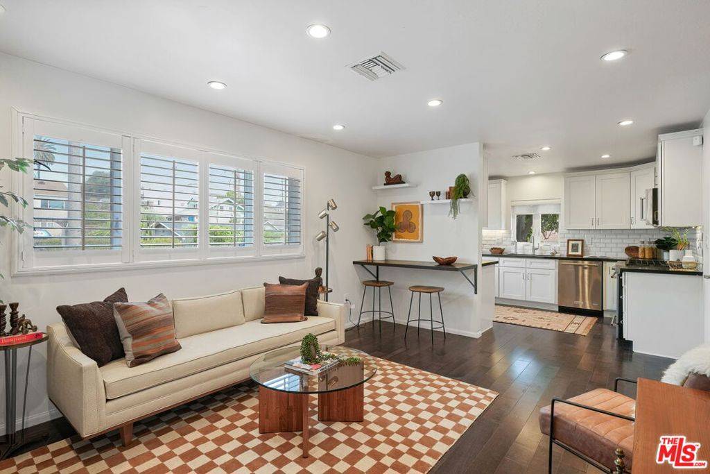614 Rosemont AVE, Los Angeles, CA 90026