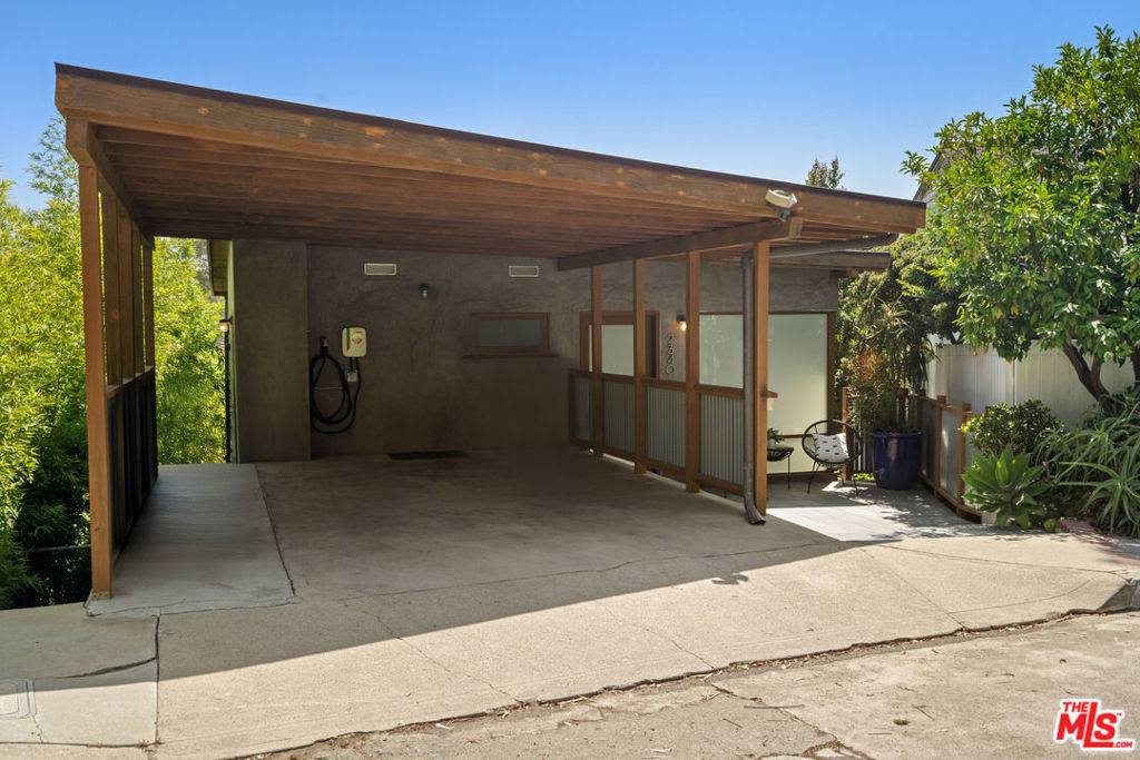Los Angeles, CA 90039,2340 Kenilworth AVE