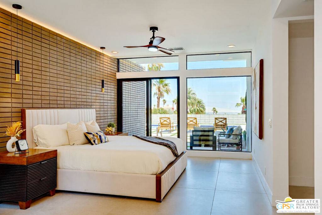Palm Springs, CA 92262,2233 N Vista Drive