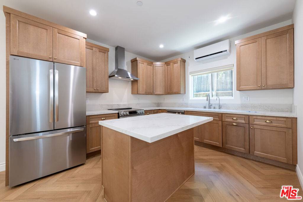 Valley Village, CA 91607,5220 1/2 Goodland AVE
