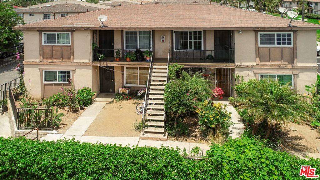 Huntington Beach, CA 92647,17431 Koledo LN