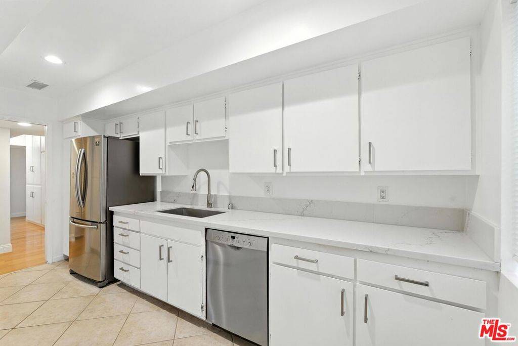 Santa Monica, CA 90403,1230 Princeton St #3