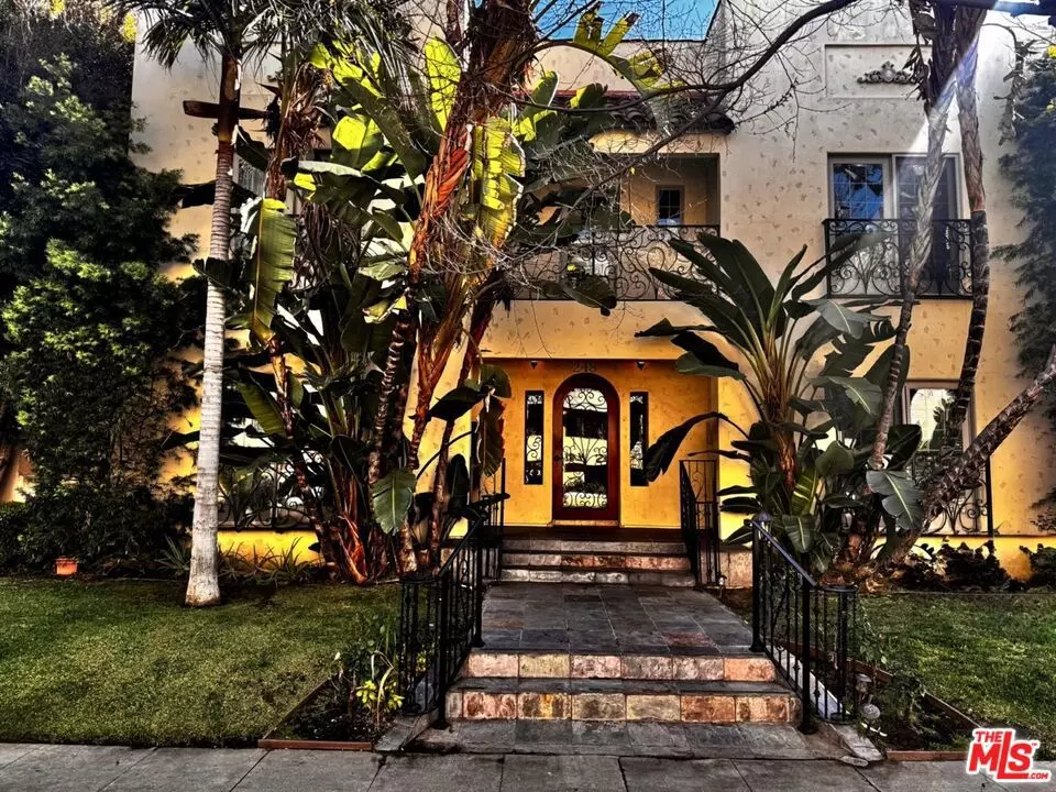Beverly Hills, CA 90212,248 S Reeves DR #8