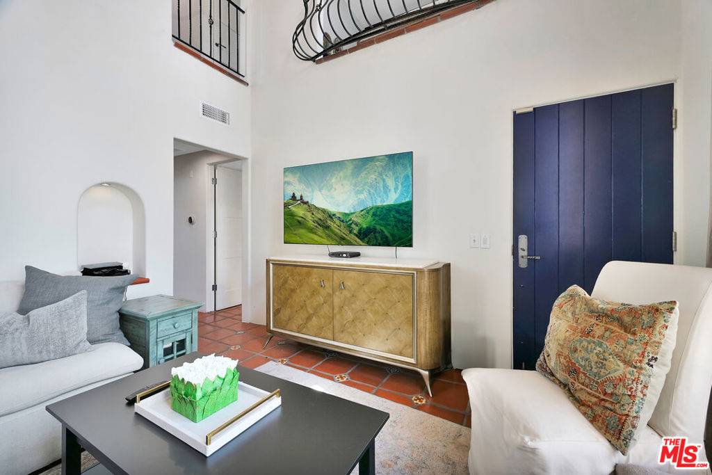 West Hollywood, CA 90046,1414 N Harper AVE #5
