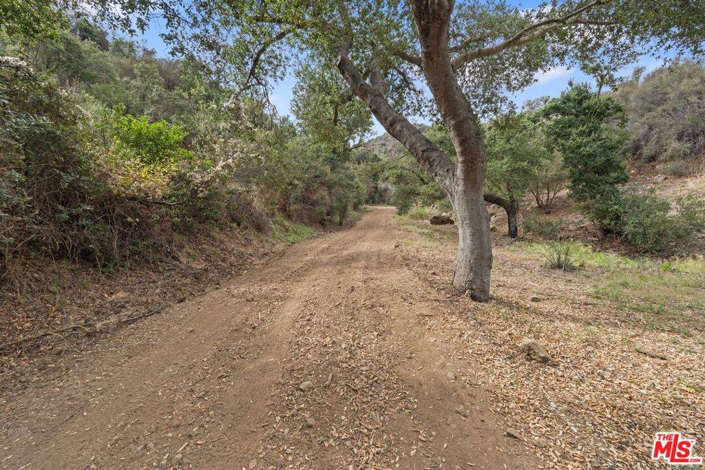 622 E Carlisle RD, Thousand Oaks, CA 91360