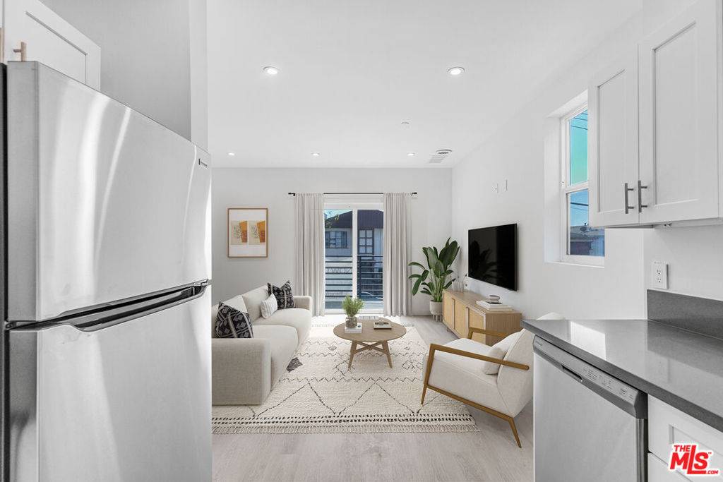 1227 N Berendo ST #301, Los Angeles, CA 90029