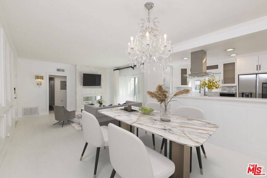 1228 N La Cienega BLVD #106, West Hollywood, CA 90069