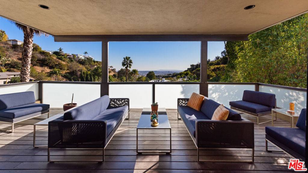 1555 Rising Glen RD, Los Angeles, CA 90069